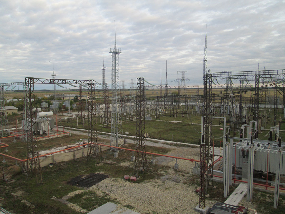 Фск пао. ФСК МЭС Урала. ПАО ФСК ЕЭС магистральные электрические сети Урала. Куржумов МЭС Урала. Здание МЭС Урала.